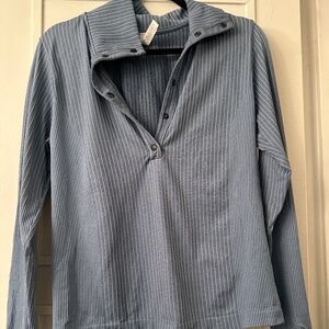 Athleta long sleeve top